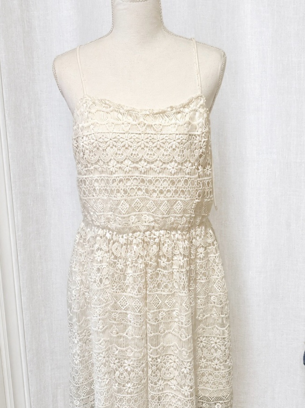 Streetwear Society Cream Lace Strapless Spaghetti Dress